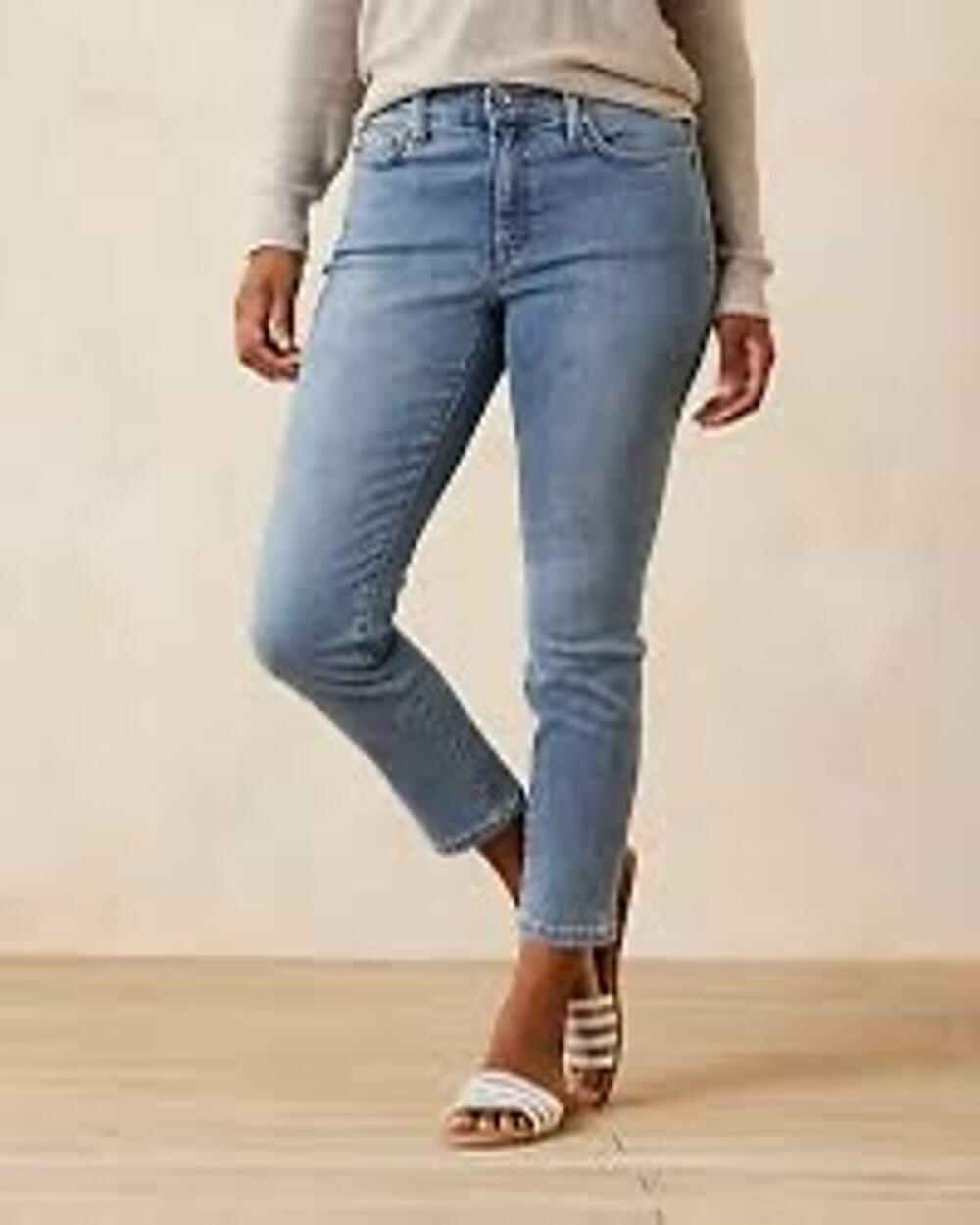 Tommy Bahama Indigo Light Blue Cropped Ankle Jeans